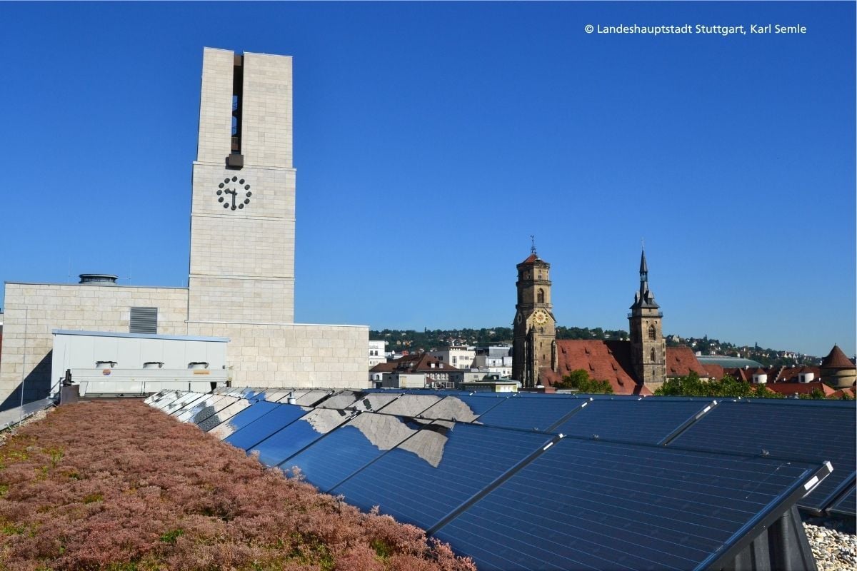 Solaranlage_Rathausdach_c_KarlSemle_LHS